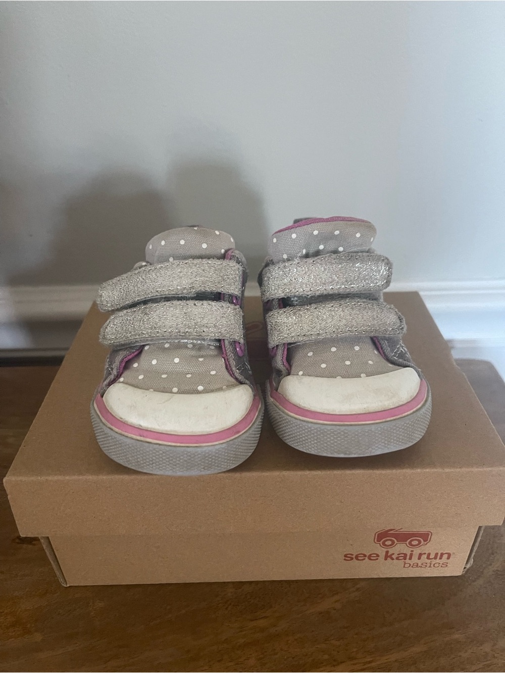 See Kai Run Gray and Pink Polka Dot Sneakers Size 5